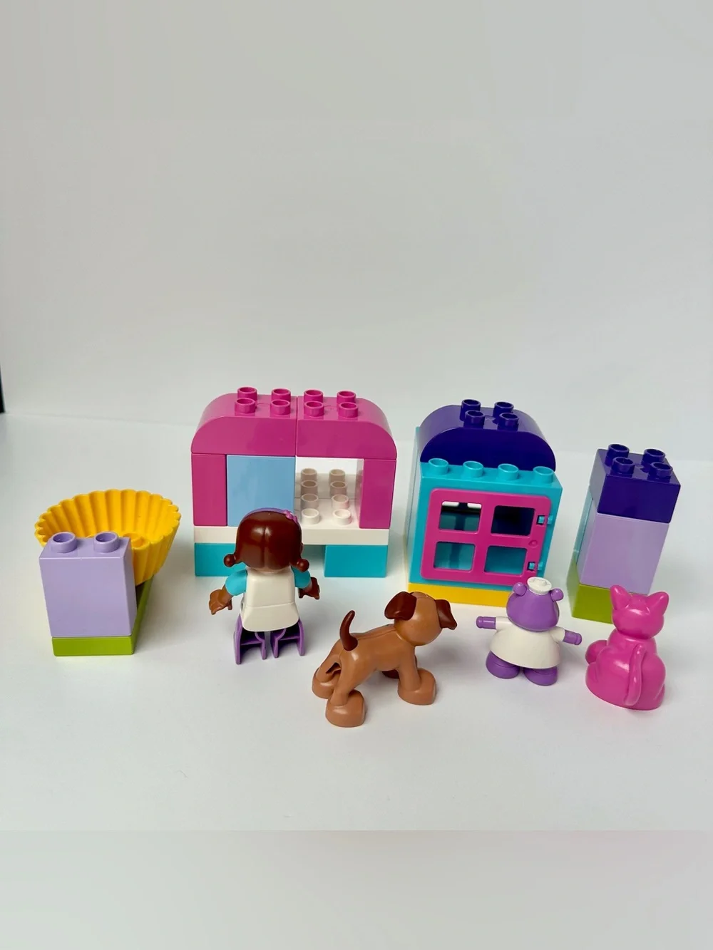 LEGO DUPLO Disney Doc McStuffins Pet Vet Care 10828 Hallie Hippo Rudy Set - Picture 2 of 3